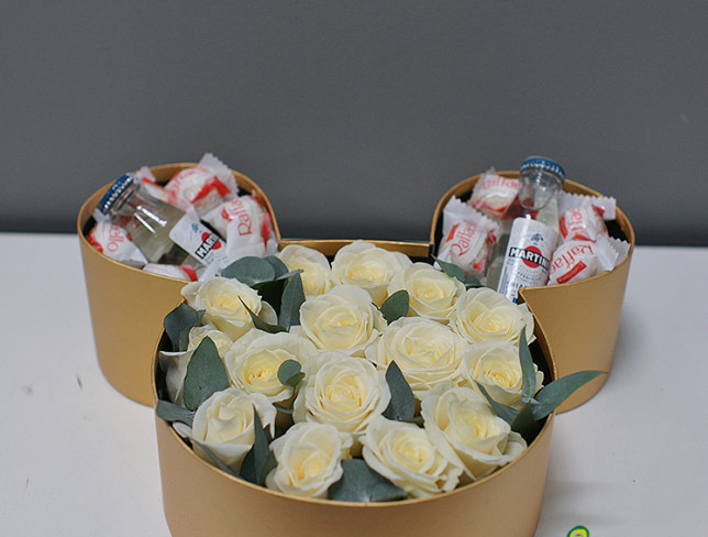 Box with white roses and chocolates ''Mickey Mouse'' photo